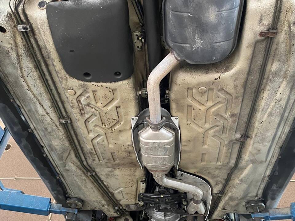 Bild 61/66 von Mercedes-Benz 190 E 2.3-16V (1986)