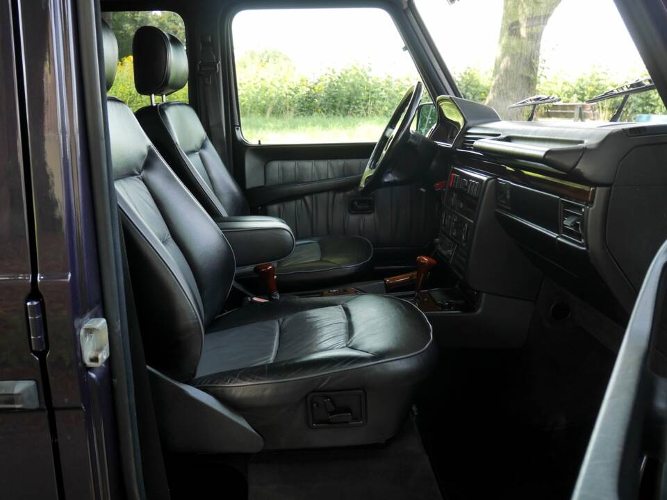 Imagen 24/26 de Mercedes-Benz 500 GE (1996)