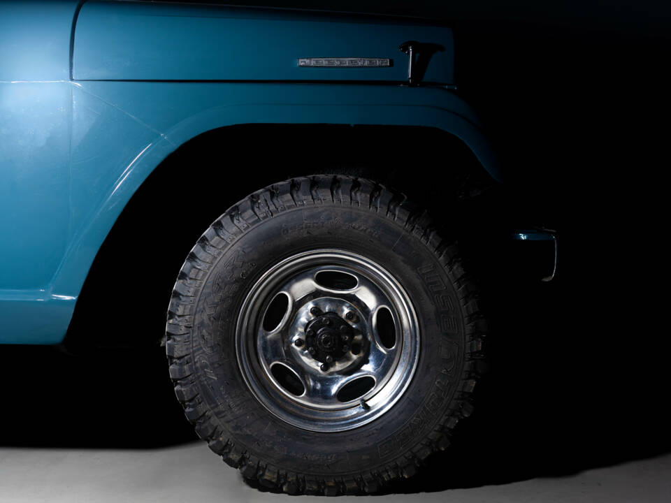 Bild 35/37 von Jeep Commando (1972)
