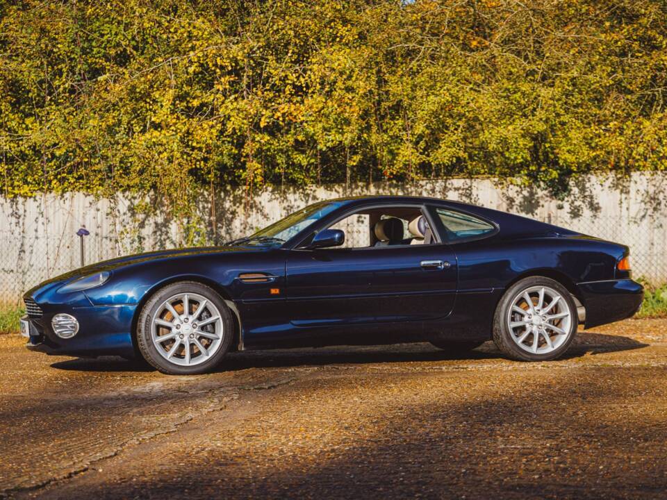 Imagen 5/8 de Aston Martin DB 7 Vantage (1999)