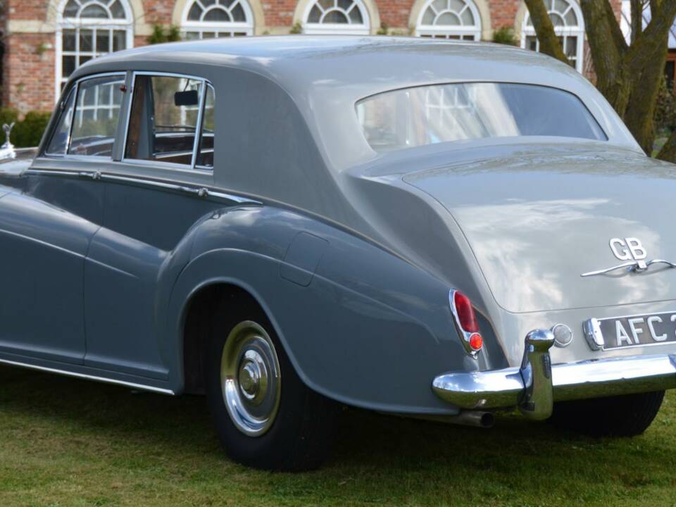Image 15/50 of Rolls-Royce Silver Cloud II (1961)