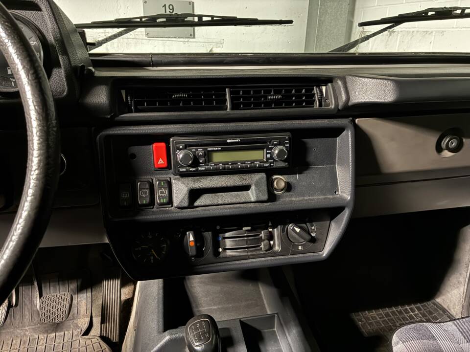 Immagine 23/23 di Mercedes-Benz 230 GE (SWB) (1987)