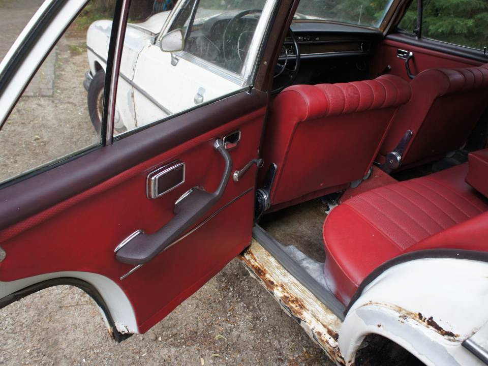 Imagen 15/22 de Mercedes-Benz 250 SE (1967)
