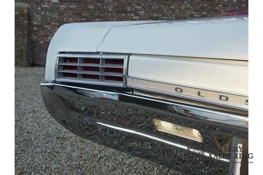Image 45/50 of Oldsmobile Dynamic 88 (1966)