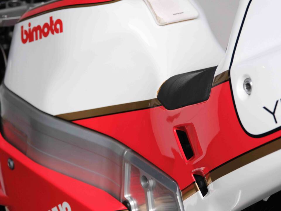 Image 76/95 of Bimota YB6 (1990)