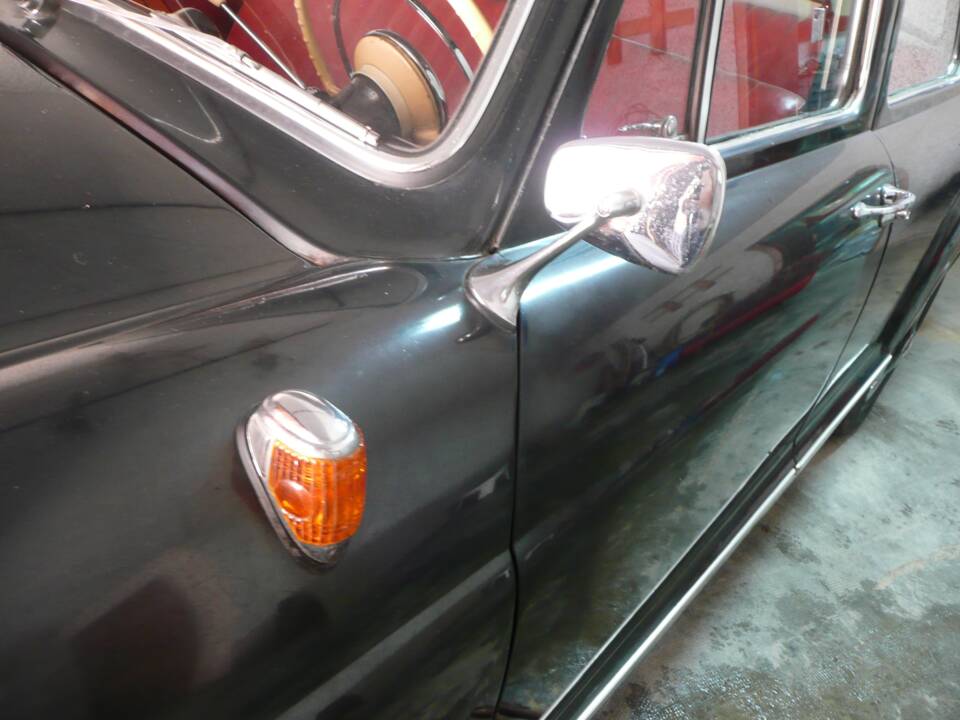 Image 23/30 of Mercedes-Benz 180 Db (1961)