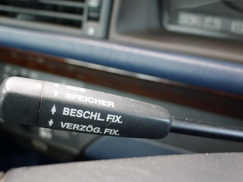 Afbeelding 7/40 van Mercedes-Benz E 420 (1993)