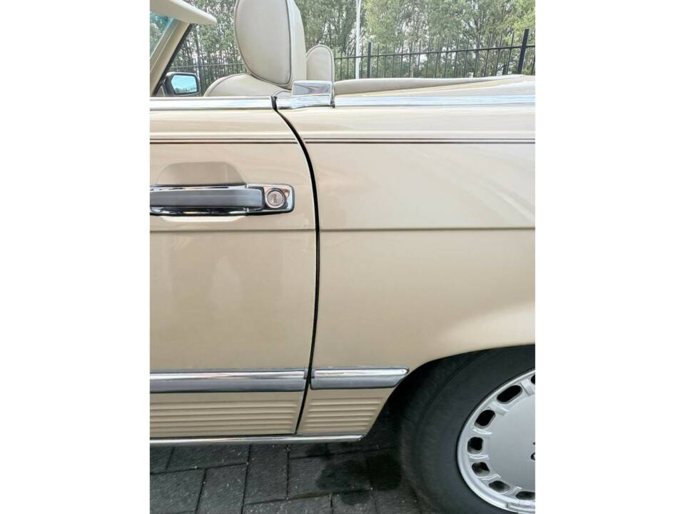 Image 4/50 of Mercedes-Benz 560 SL (1987)