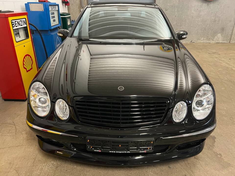 Image 4/20 of Mercedes-Benz E 500 (2002)