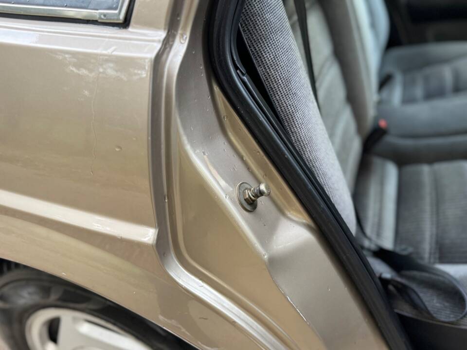 Image 45/57 of Volkswagen Passat 2.0 (1987)