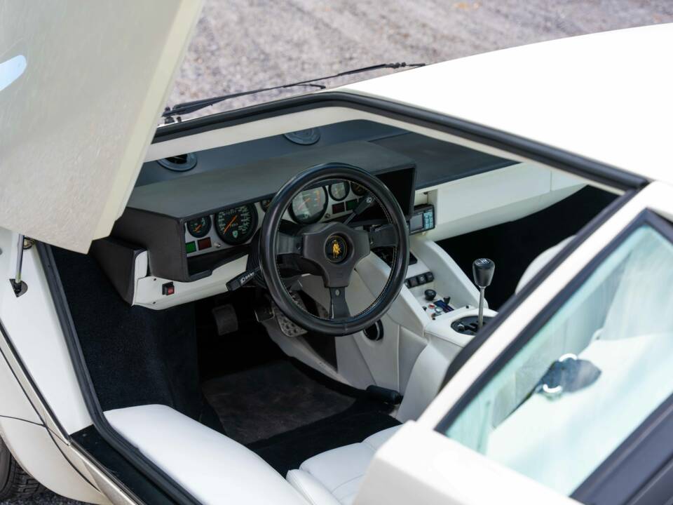 Image 11/20 of Lamborghini Countach 5000 S (1983)