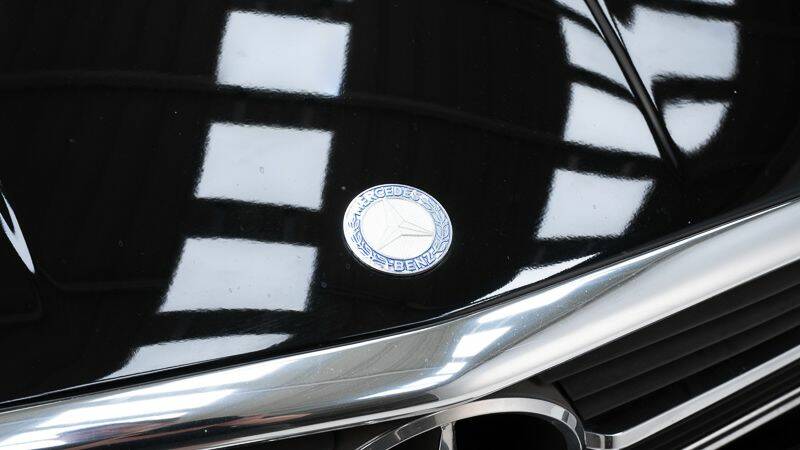 Image 12/15 of Mercedes-Benz 560 SL (1988)