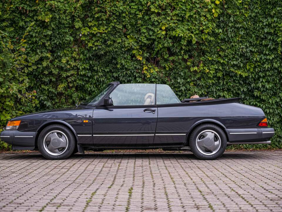 Image 17/89 of Saab 900 Turbo S 16V (1993)