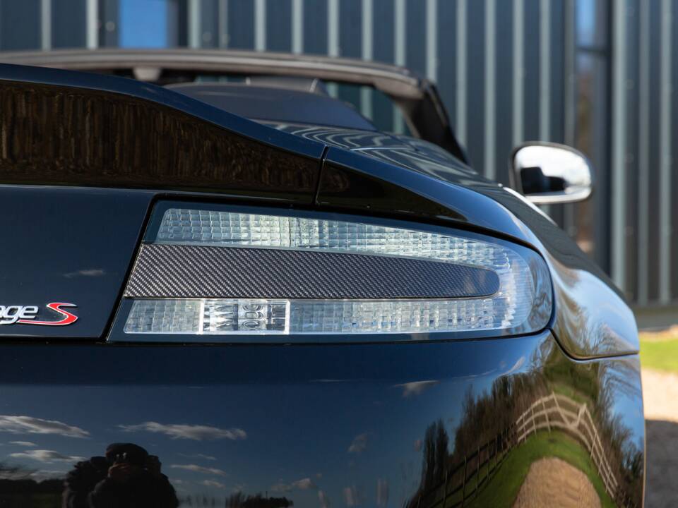 Bild 38/68 von Aston Martin V12 Vantage S (2018)