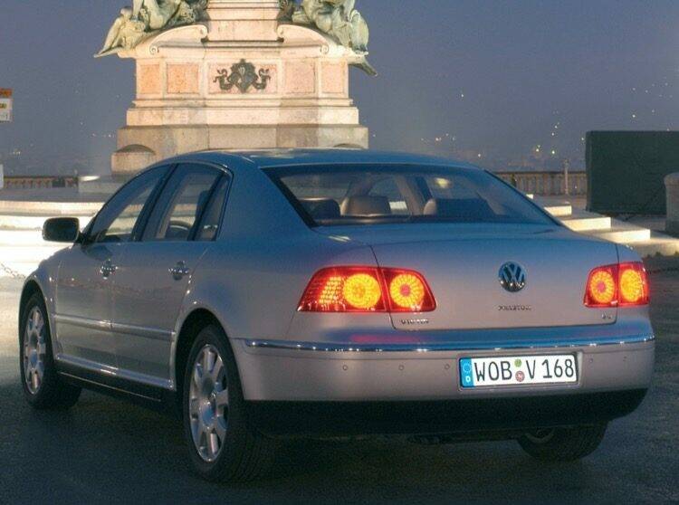 Bild 17/23 von Volkswagen Phaeton V10 TDI (2003)