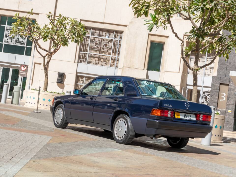 Bild 63/69 von Mercedes-Benz 190 E (1988)