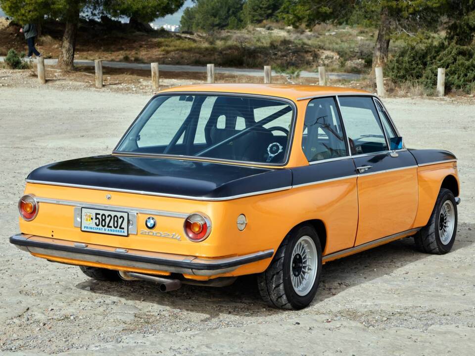 Image 2/8 of BMW 2002 tii (1973)