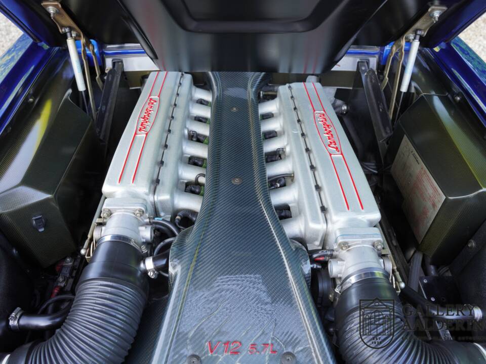 Image 11/50 of Lamborghini Diablo VT Roadster (1996)