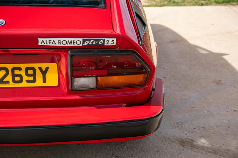 Afbeelding 32/41 van Alfa Romeo GTV 6 2.5 (1983)