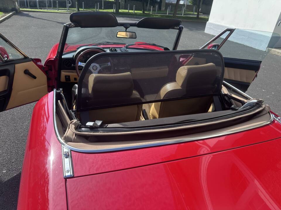 Image 36/50 of Alfa Romeo 2.0 Spider (1991)