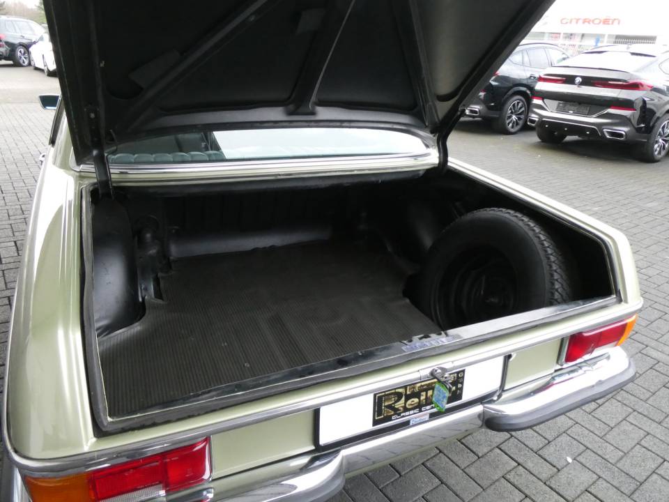 Image 17/28 of Mercedes-Benz 280 CE (1973)