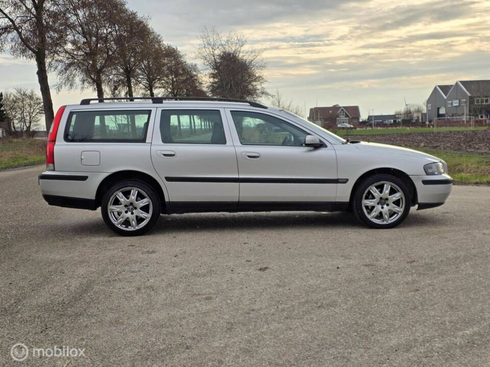 Image 7/39 de Volvo V 70 XC 2.4T (2001)