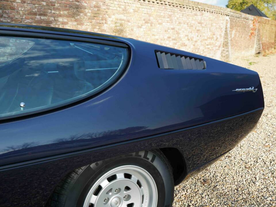 Bild 39/50 von Lamborghini Espada 400 GT (1973)