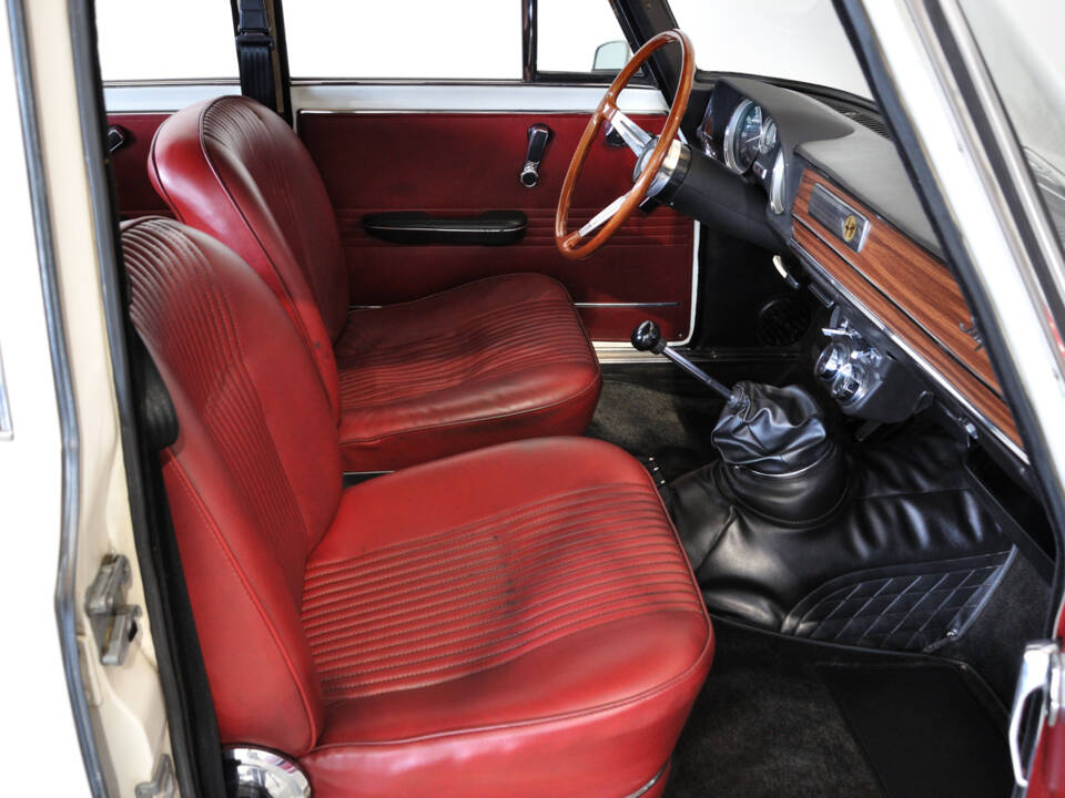Image 48/63 of Alfa Romeo Giulia 1600 Super Biscione (1969)