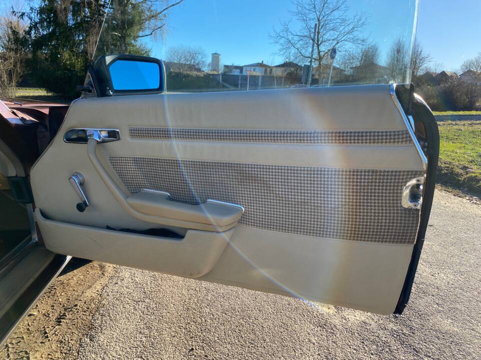 Image 16/20 of Mercedes-Benz 280 SLC (1977)