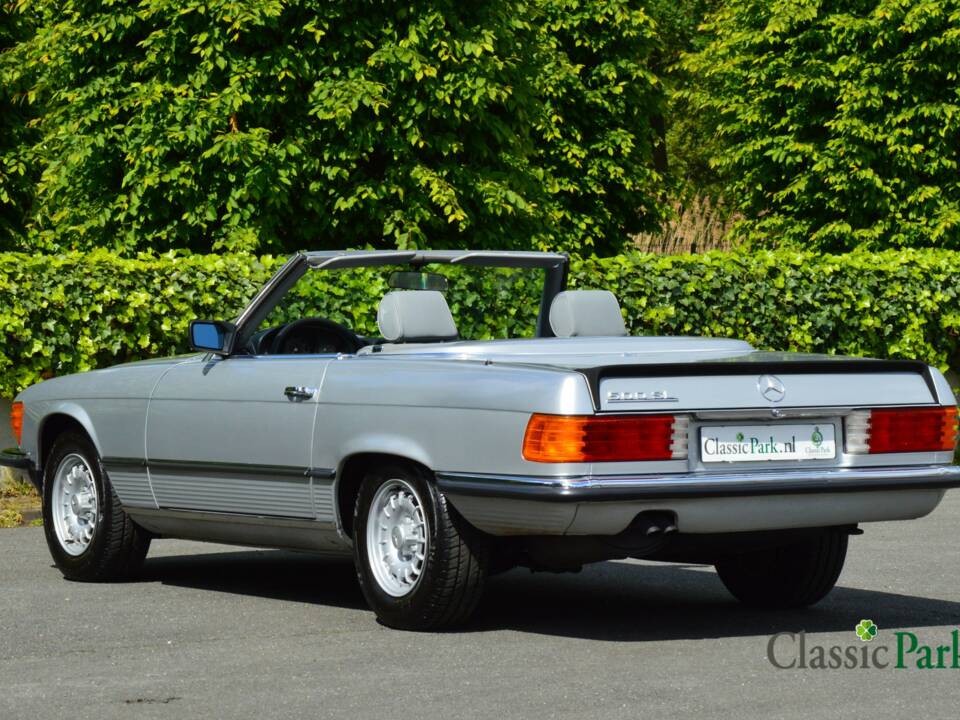Image 3/50 de Mercedes-Benz 500 SL (1985)