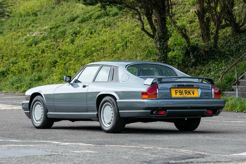 Image 4/36 of Jaguar XJR-S V12 Le Mans (1988)