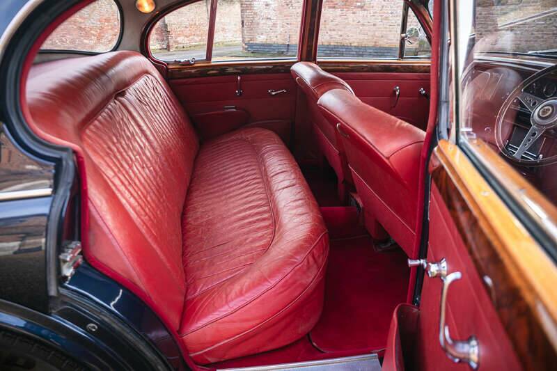 Image 33/50 of Jaguar Mk II 3.8 (1960)