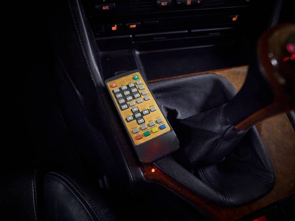Image 73/99 of BMW M5 (2000)