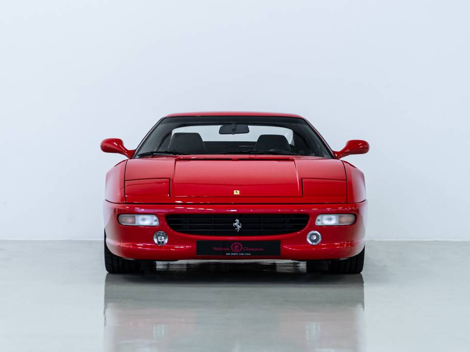 Image 8/34 de Ferrari F 355 Berlinetta (1994)