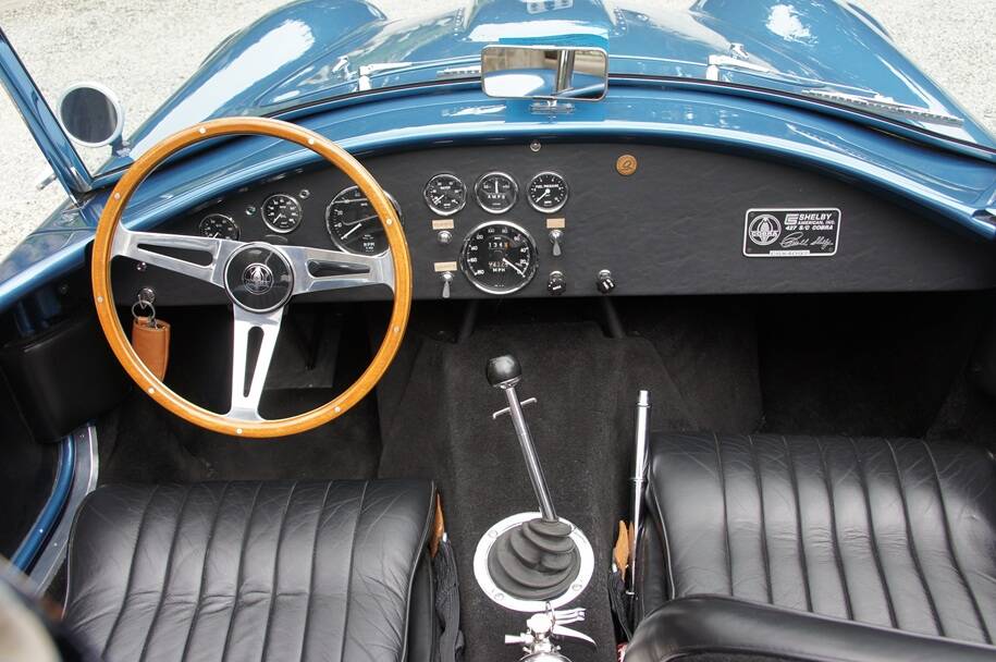 Image 2/6 of Shelby Cobra 427 S/C (1965)