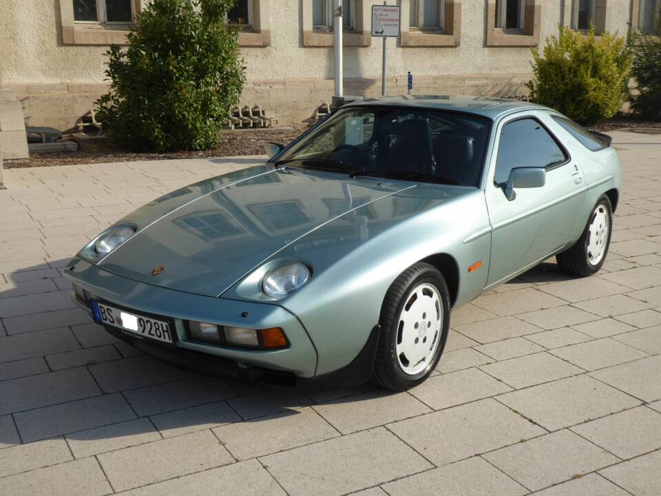 Immagine 1/70 di Porsche 928 S (1985)