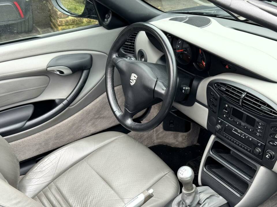 Image 15/34 of Porsche Boxster (2000)