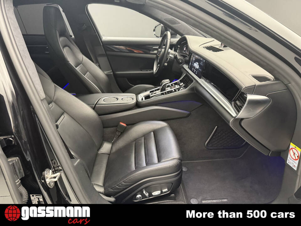 Image 14/15 of Porsche Panamera Turbo (2017)