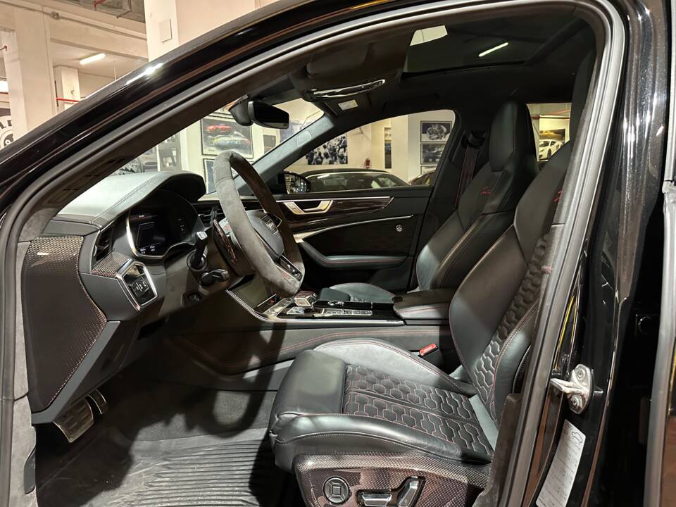 Bild 10/19 von Audi RS6 Avant (2022)