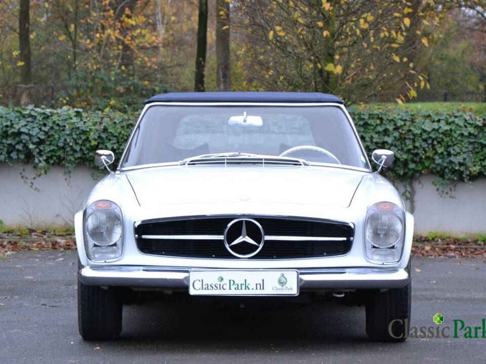 Image 28/50 of Mercedes-Benz 250 SL (1966)