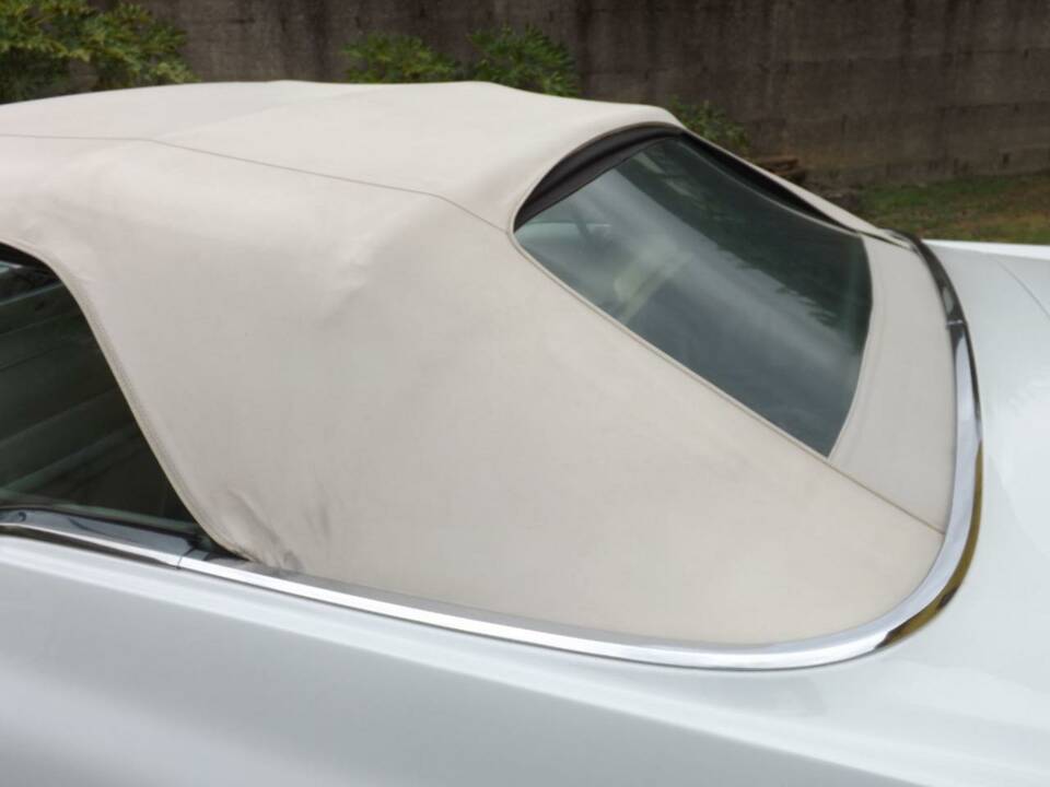 Immagine 40/50 di Cadillac DeVille Convertible (1969)