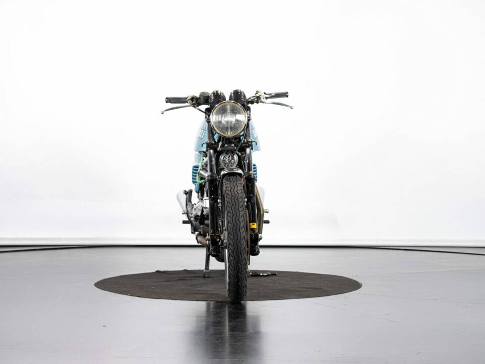 Image 7/50 of Ducati 750 GT (1972)