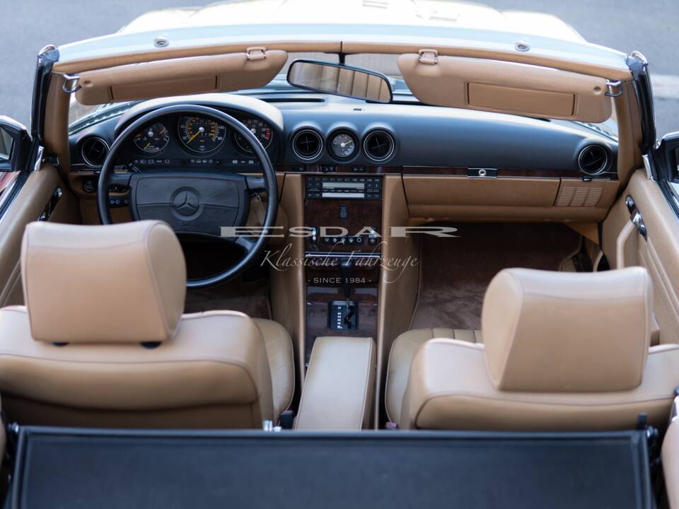 Image 11/37 of Mercedes-Benz 560 SL (1989)