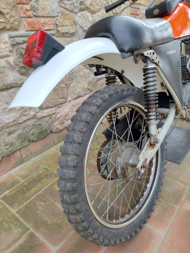 Immagine 5/35 di Aspes DUMMY (1976)