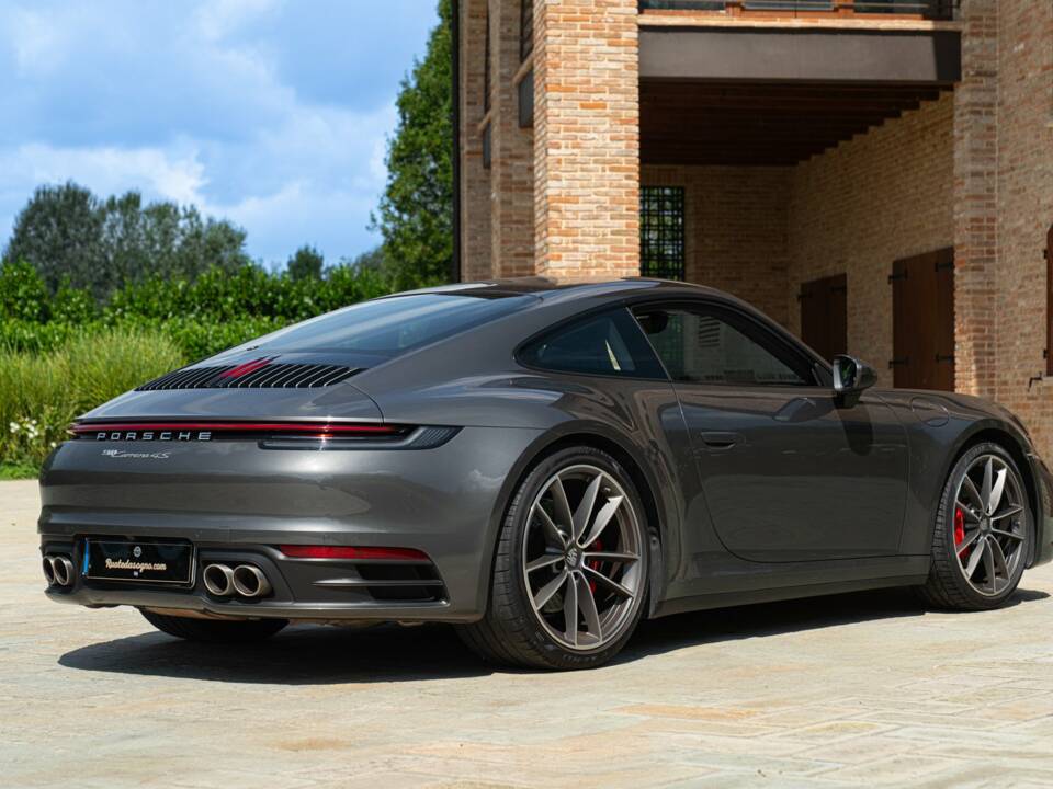 Afbeelding 7/50 van Porsche 911 Carrera 4S (2019)
