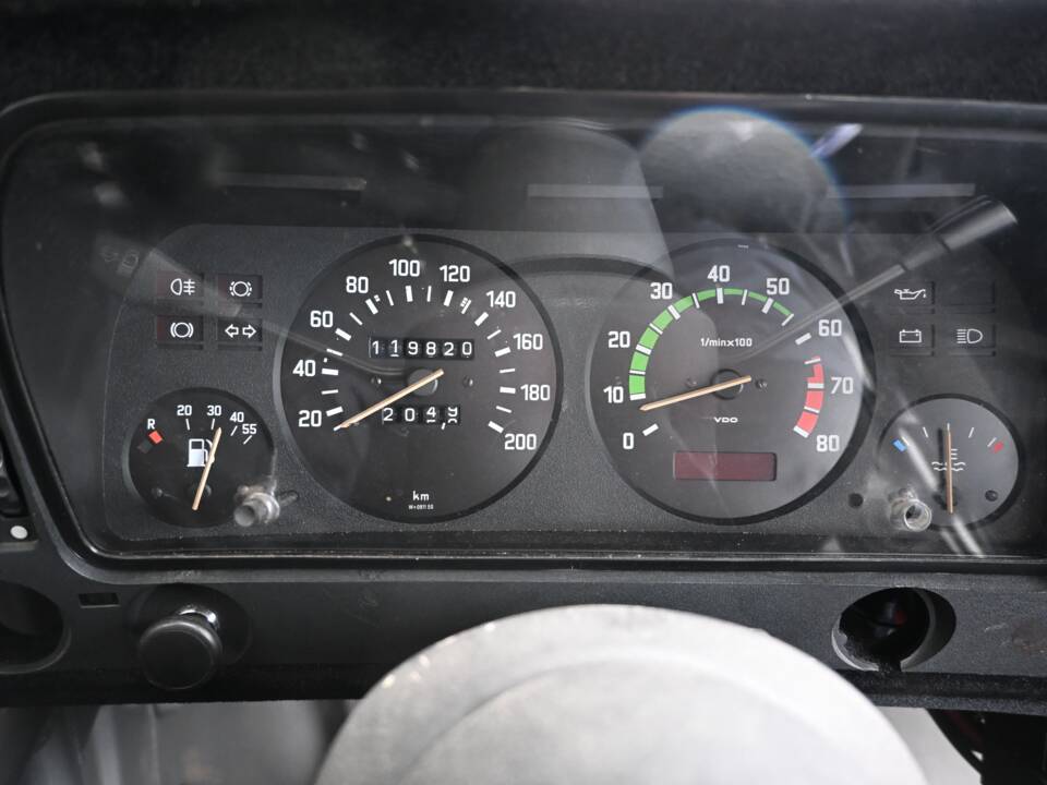 Image 36/64 of BMW 320&#x2F;4 (1977)