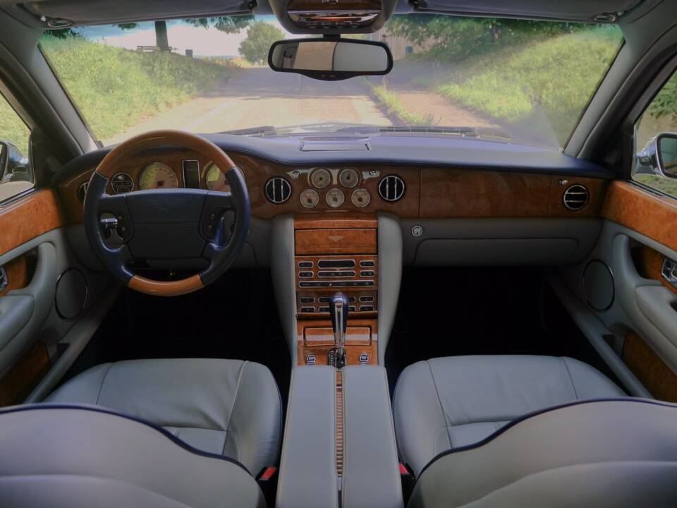 Image 12/31 of Bentley Arnage R (2005)