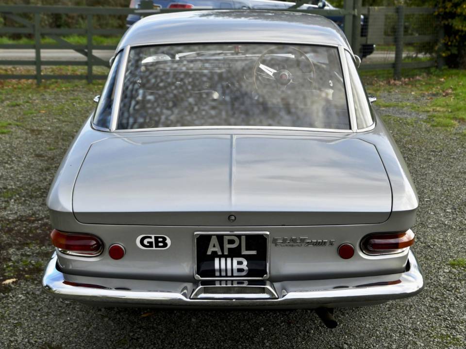 Imagen 11/50 de FIAT 2300 S Coupé (1964)
