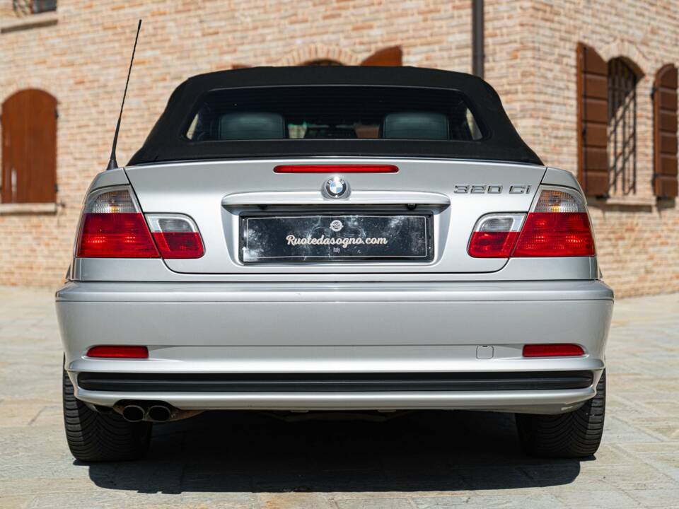 Immagine 6/50 di BMW 320Ci (2001)