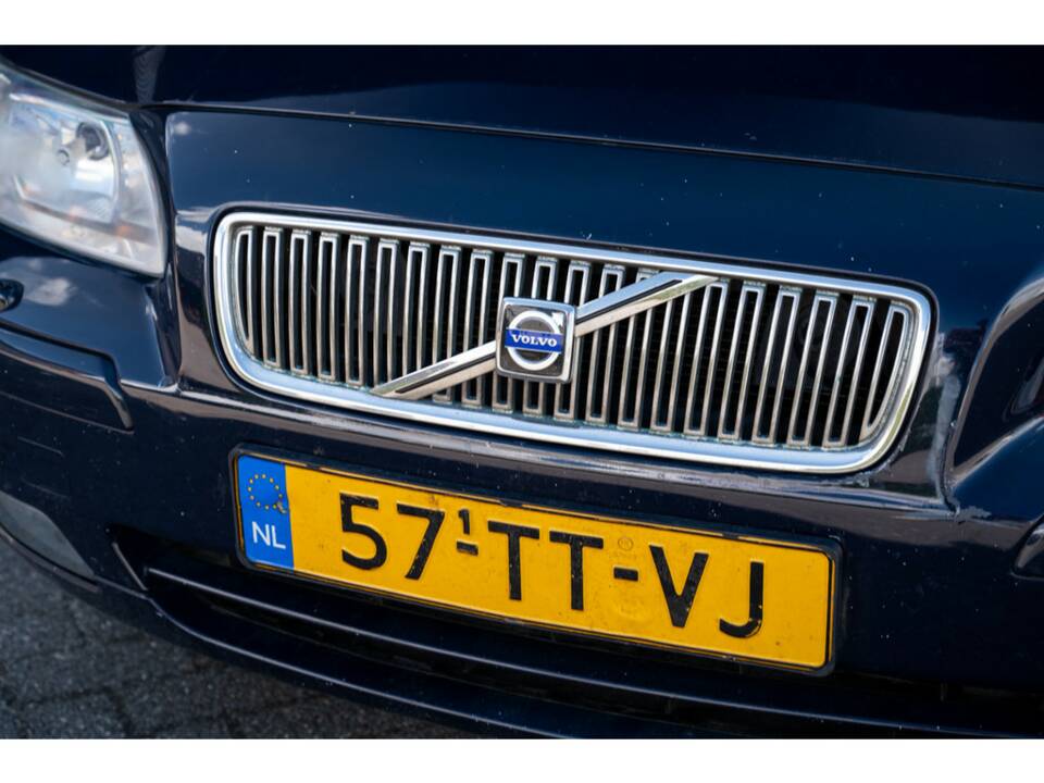 Image 19/43 of Volvo V 70 2.4 (2007)